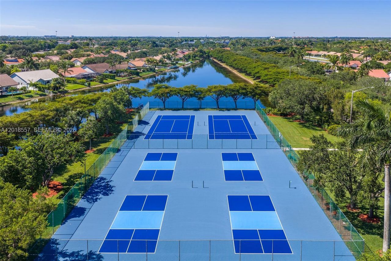 1170 NW 166th Ave, Pembroke Pines, FL 33028 Photo