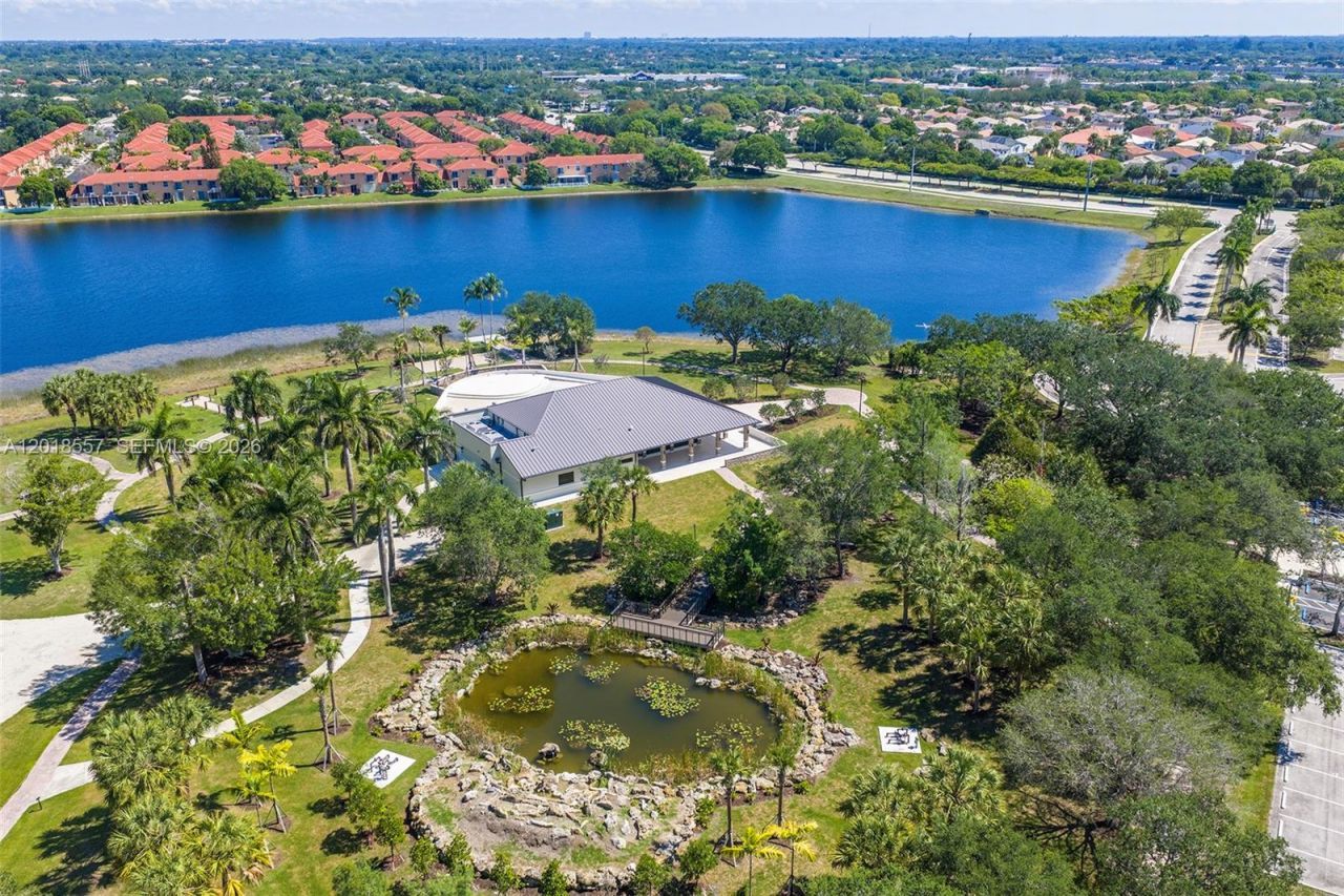 1170 NW 166th Ave, Pembroke Pines, FL 33028 Photo