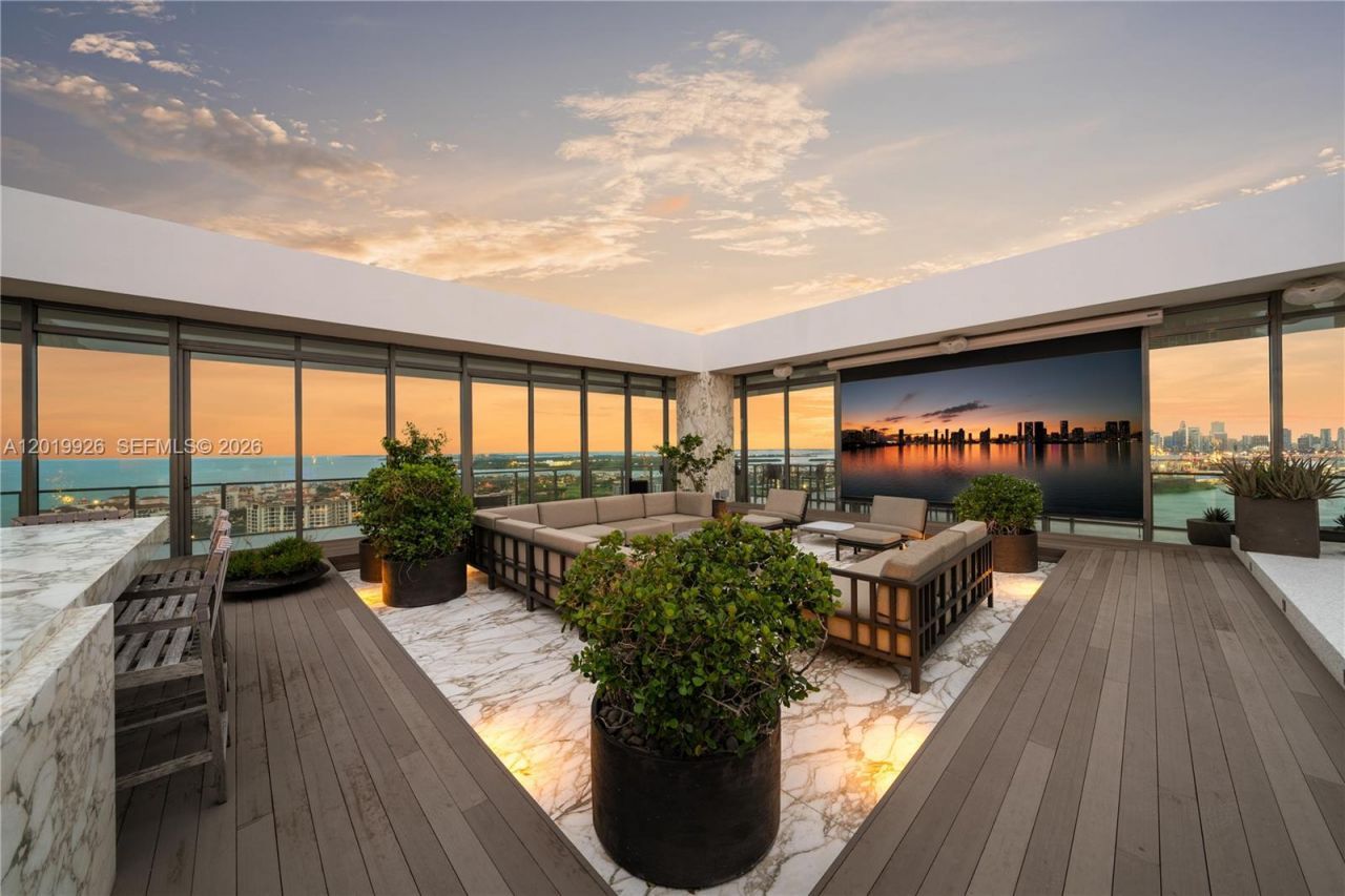800 S Pointe Dr, Unit Penthouse, Miami Beach, FL 33139 Photo