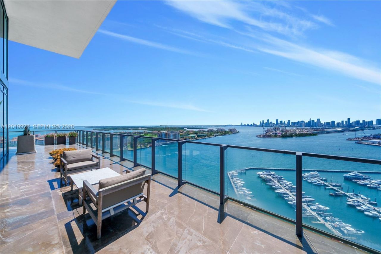 800 S Pointe Dr, Unit Penthouse, Miami Beach, FL 33139 Photo