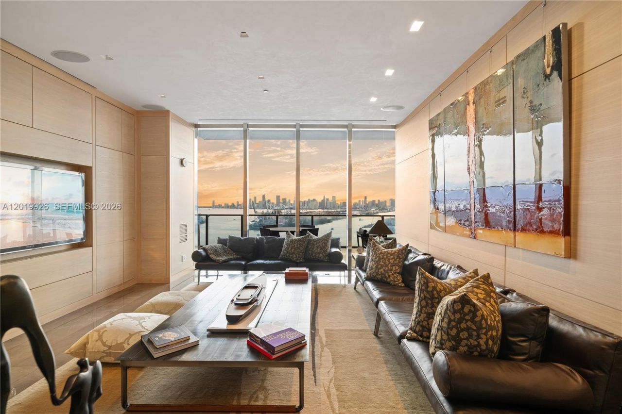 800 S Pointe Dr, Unit Penthouse, Miami Beach, FL 33139 Photo