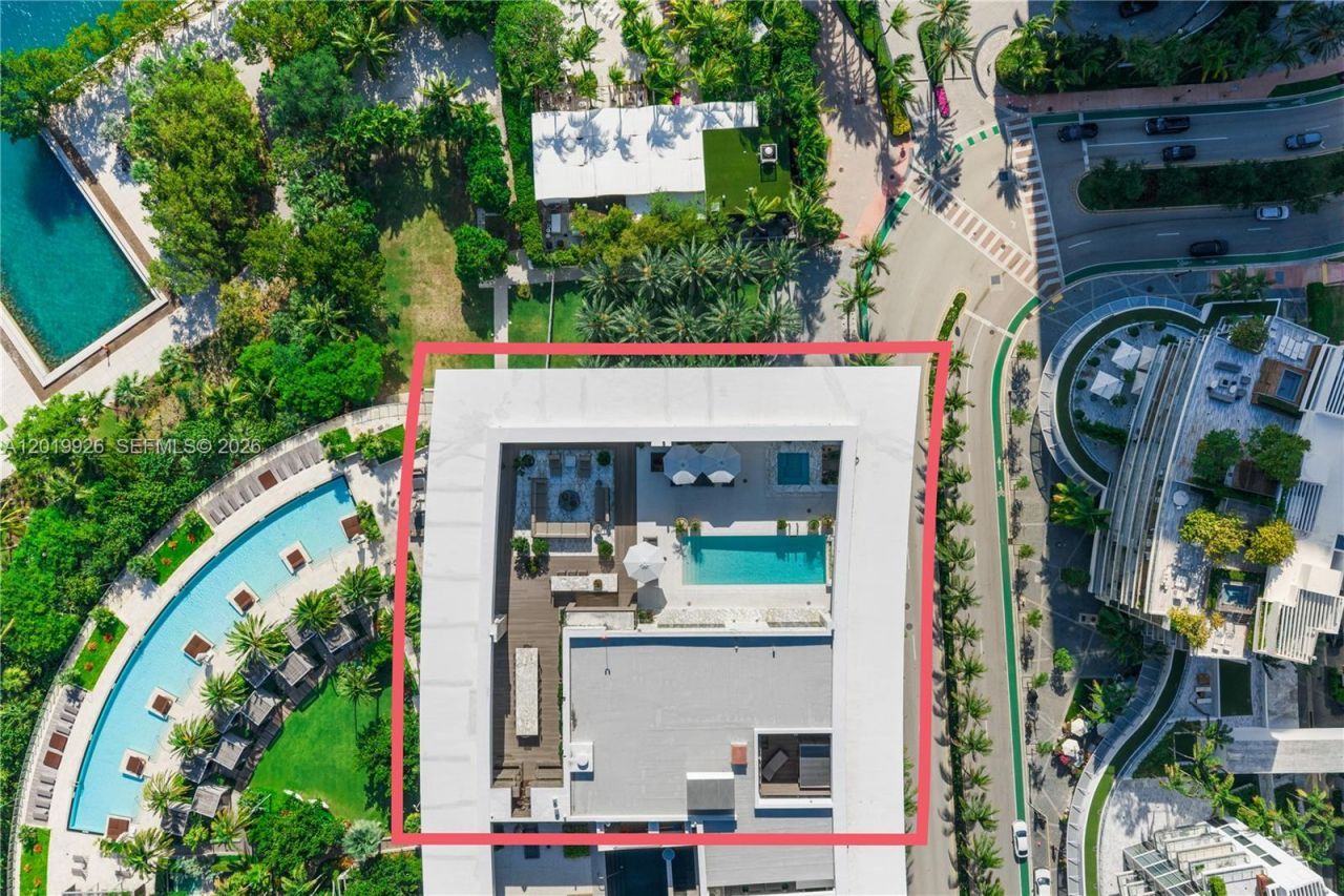 800 S Pointe Dr, Unit Penthouse, Miami Beach, FL 33139 Photo