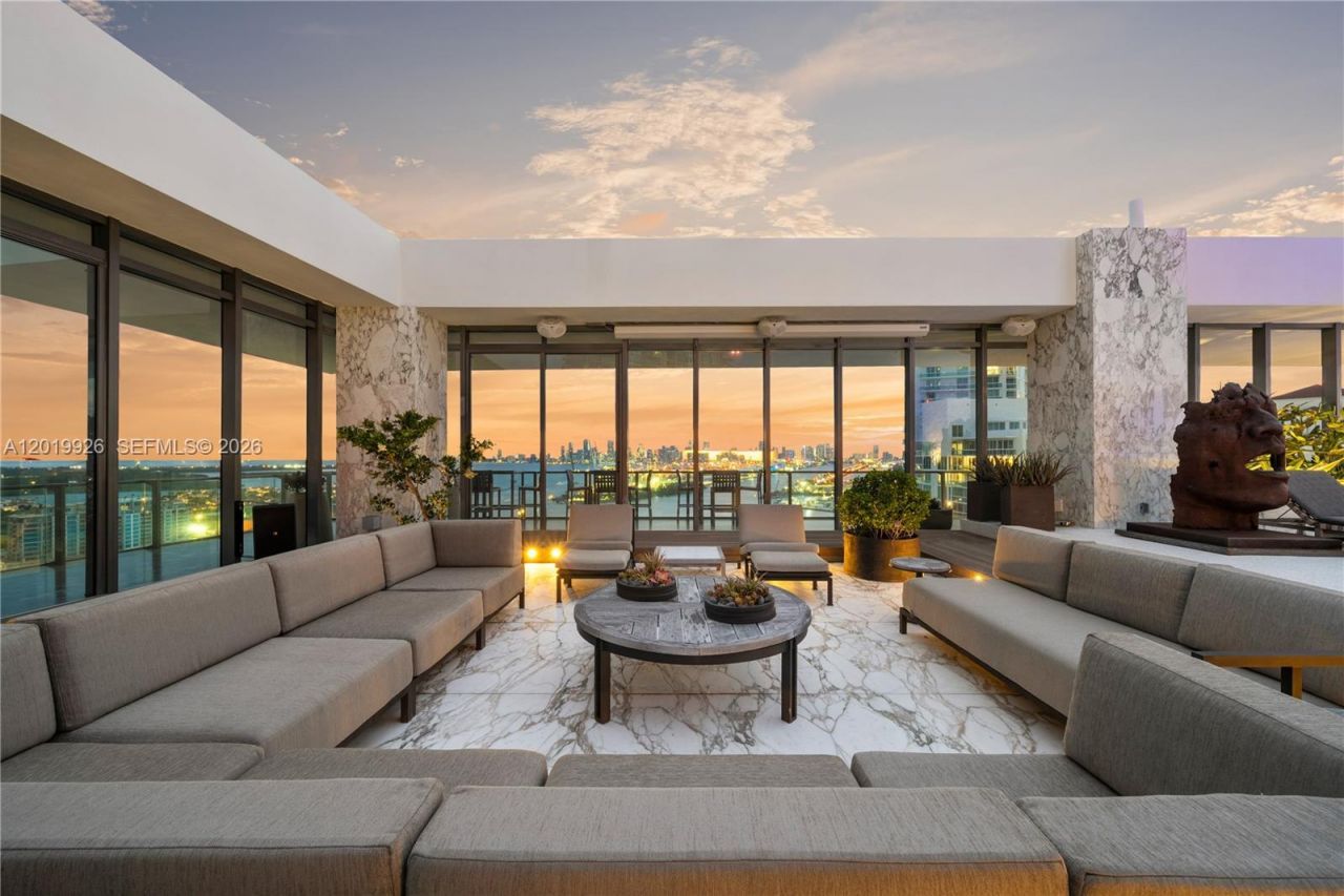 800 S Pointe Dr, Unit Penthouse, Miami Beach, FL 33139 Photo