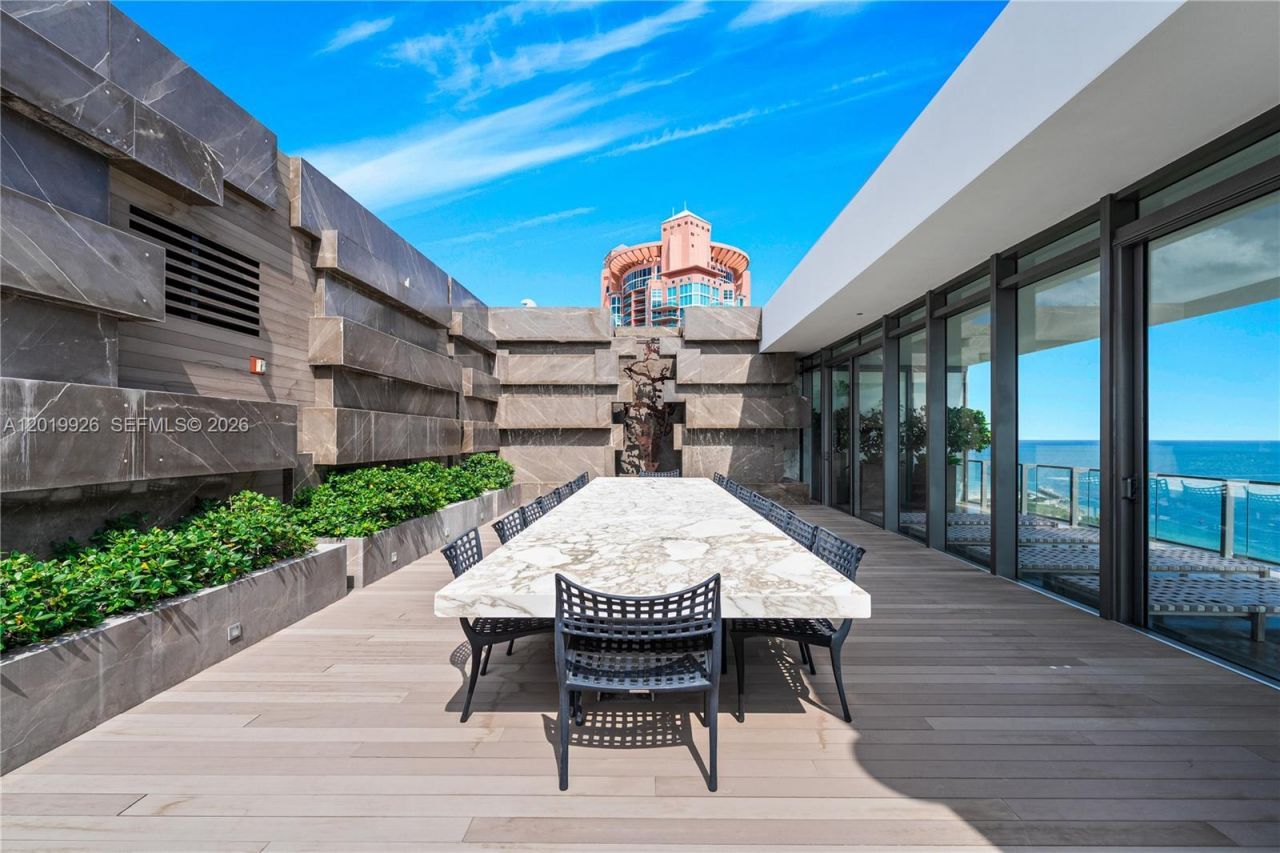 800 S Pointe Dr, Unit Penthouse, Miami Beach, FL 33139 Photo