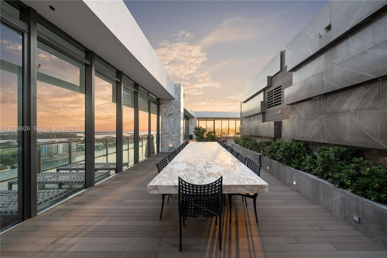 800 S Pointe Dr, Unit Penthouse, Miami Beach, FL 33139 Photo