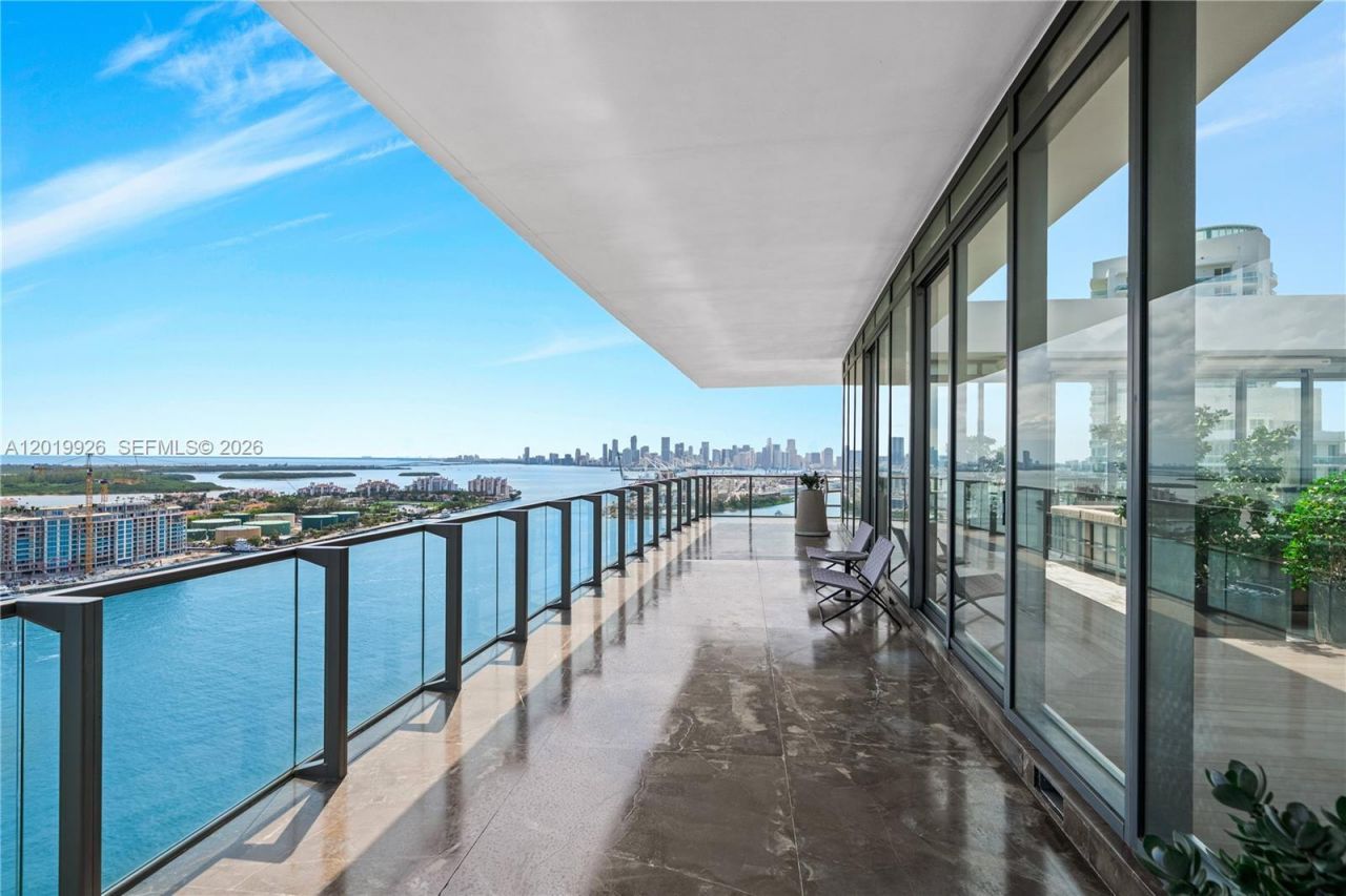800 S Pointe Dr, Unit Penthouse, Miami Beach, FL 33139 Photo