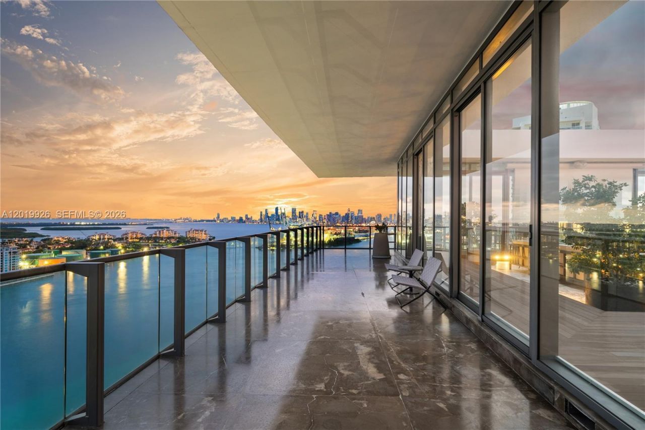 800 S Pointe Dr, Unit Penthouse, Miami Beach, FL 33139 Photo