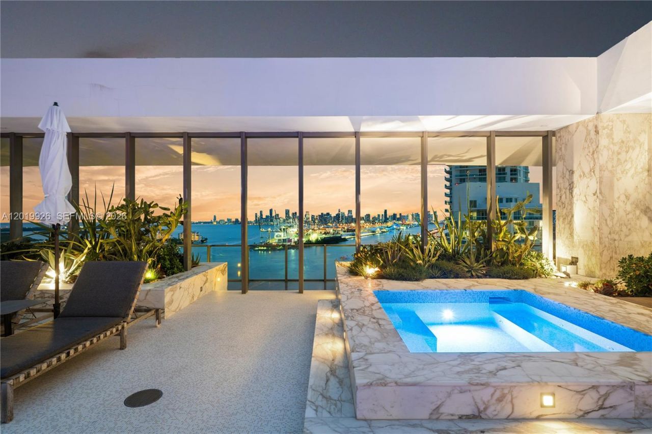 800 S Pointe Dr, Unit Penthouse, Miami Beach, FL 33139 Photo