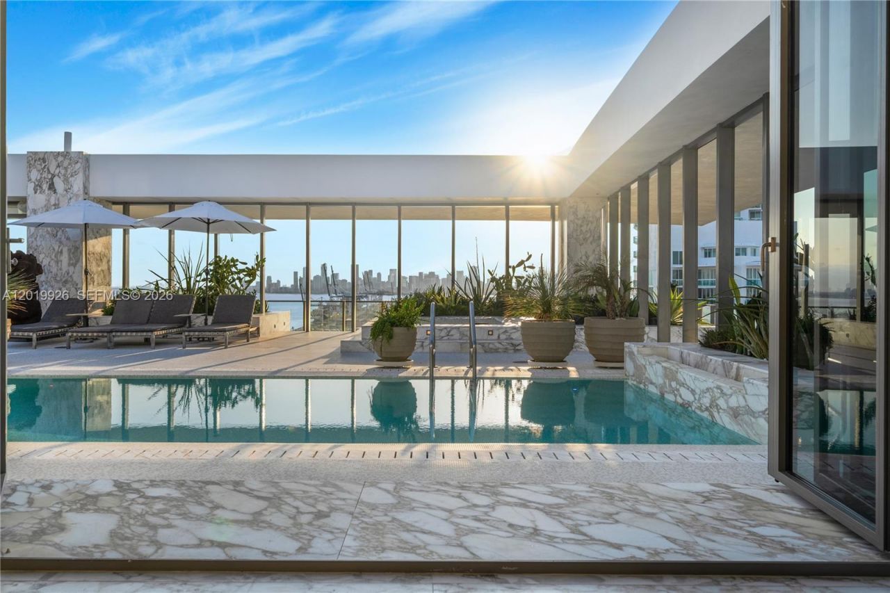800 S Pointe Dr, Unit Penthouse, Miami Beach, FL 33139 Photo