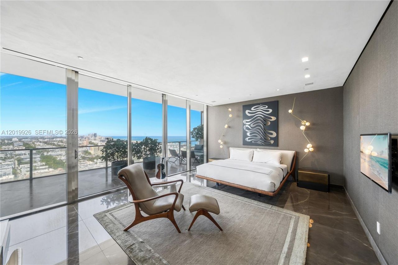800 S Pointe Dr, Unit Penthouse, Miami Beach, FL 33139 Photo