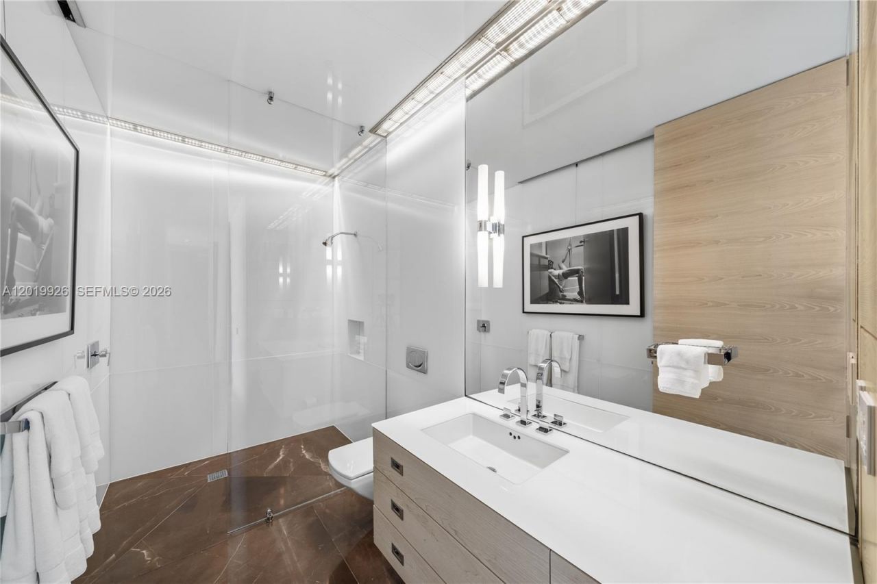 800 S Pointe Dr, Unit Penthouse, Miami Beach, FL 33139 Photo