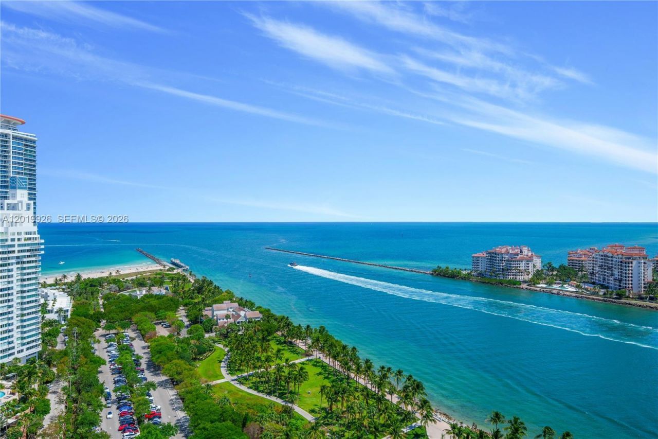 800 S Pointe Dr, Unit Penthouse, Miami Beach, FL 33139 Photo