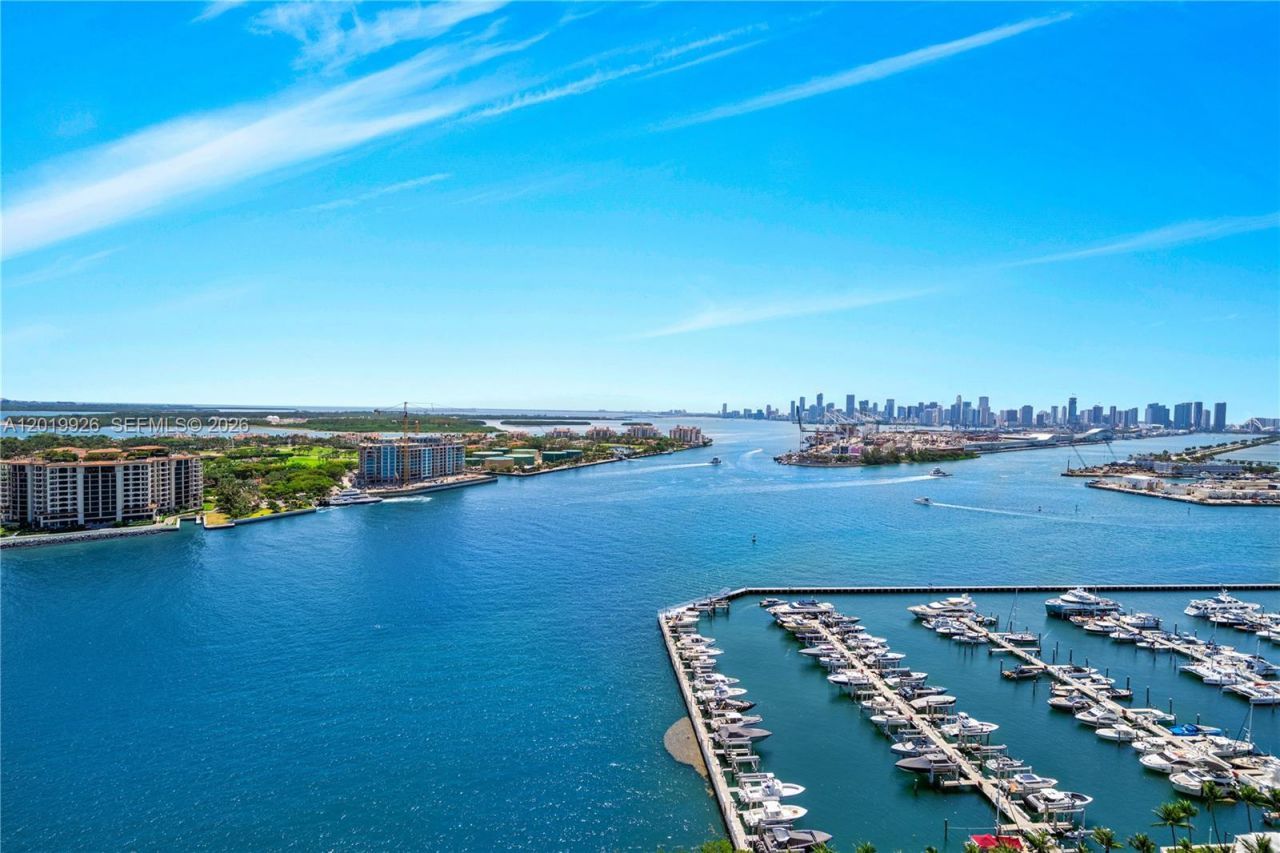 800 S Pointe Dr, Unit Penthouse, Miami Beach, FL 33139 Photo