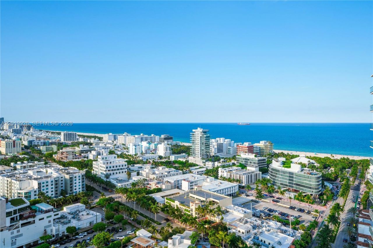 800 S Pointe Dr, Unit Penthouse, Miami Beach, FL 33139 Photo