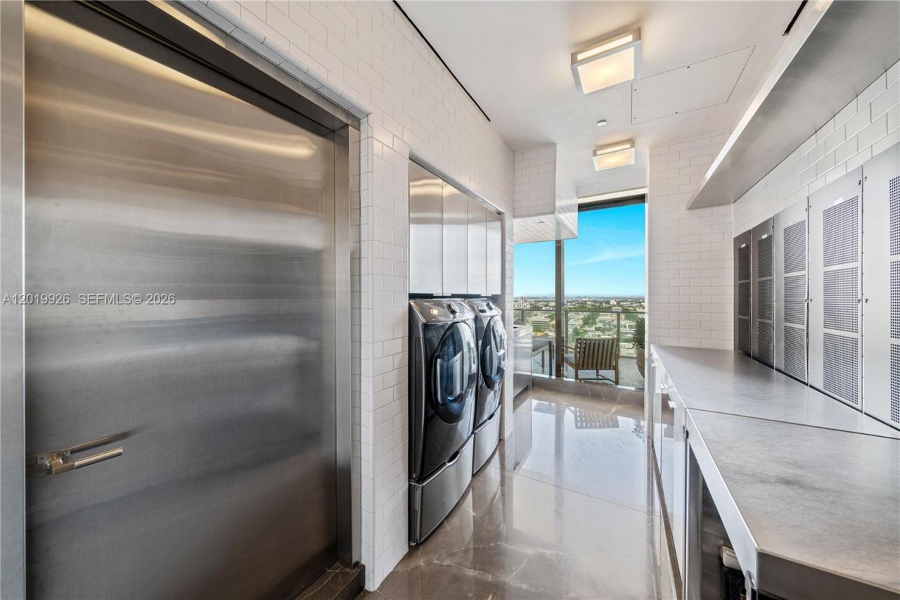 800 S Pointe Dr, Unit Penthouse, Miami Beach, FL 33139 Photo