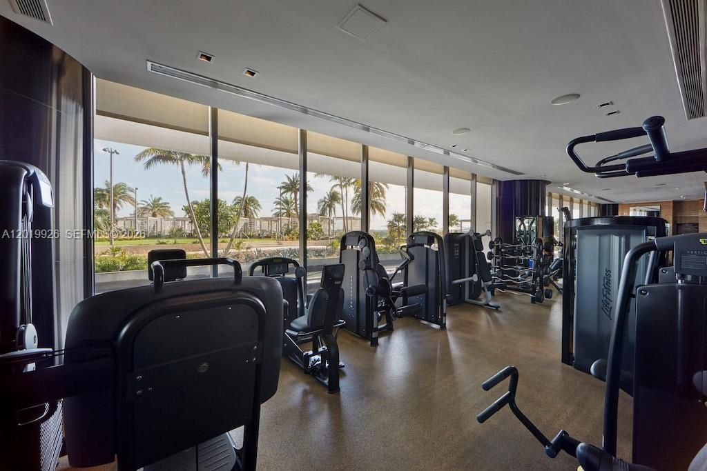 800 S Pointe Dr, Unit Penthouse, Miami Beach, FL 33139 Photo