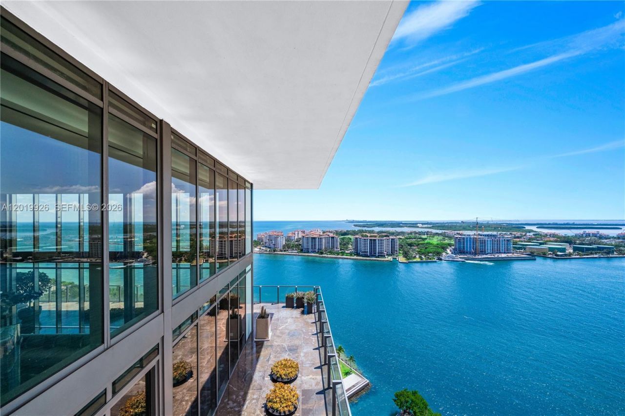 800 S Pointe Dr, Unit Penthouse, Miami Beach, FL 33139 Photo