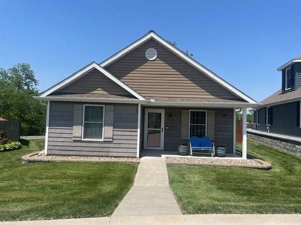 4801 N Creekwood Drive, St Joseph, MO 64507