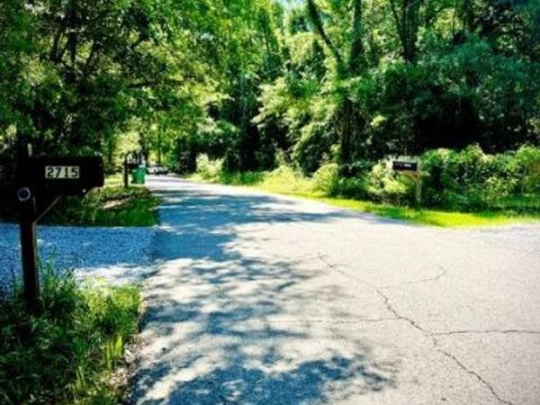 2718 Brumbaugh Road, Ocean Springs, MS 39564