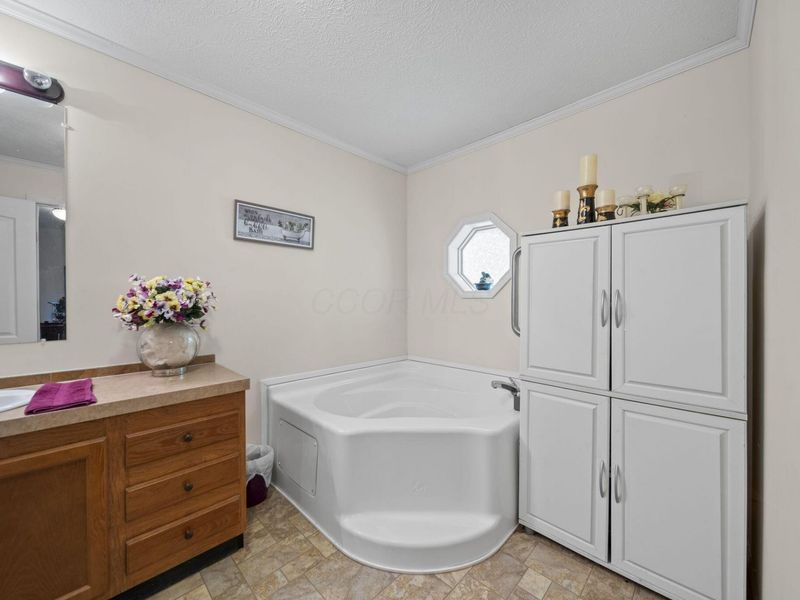 6244 London Groveport Road , Grove City, OH 43123 Photo 10