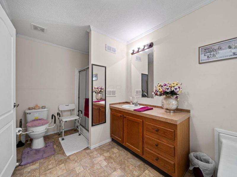 6244 London Groveport Road , Grove City, OH 43123 Photo 11