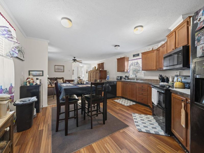 6244 London Groveport Road , Grove City, OH 43123 Photo 2
