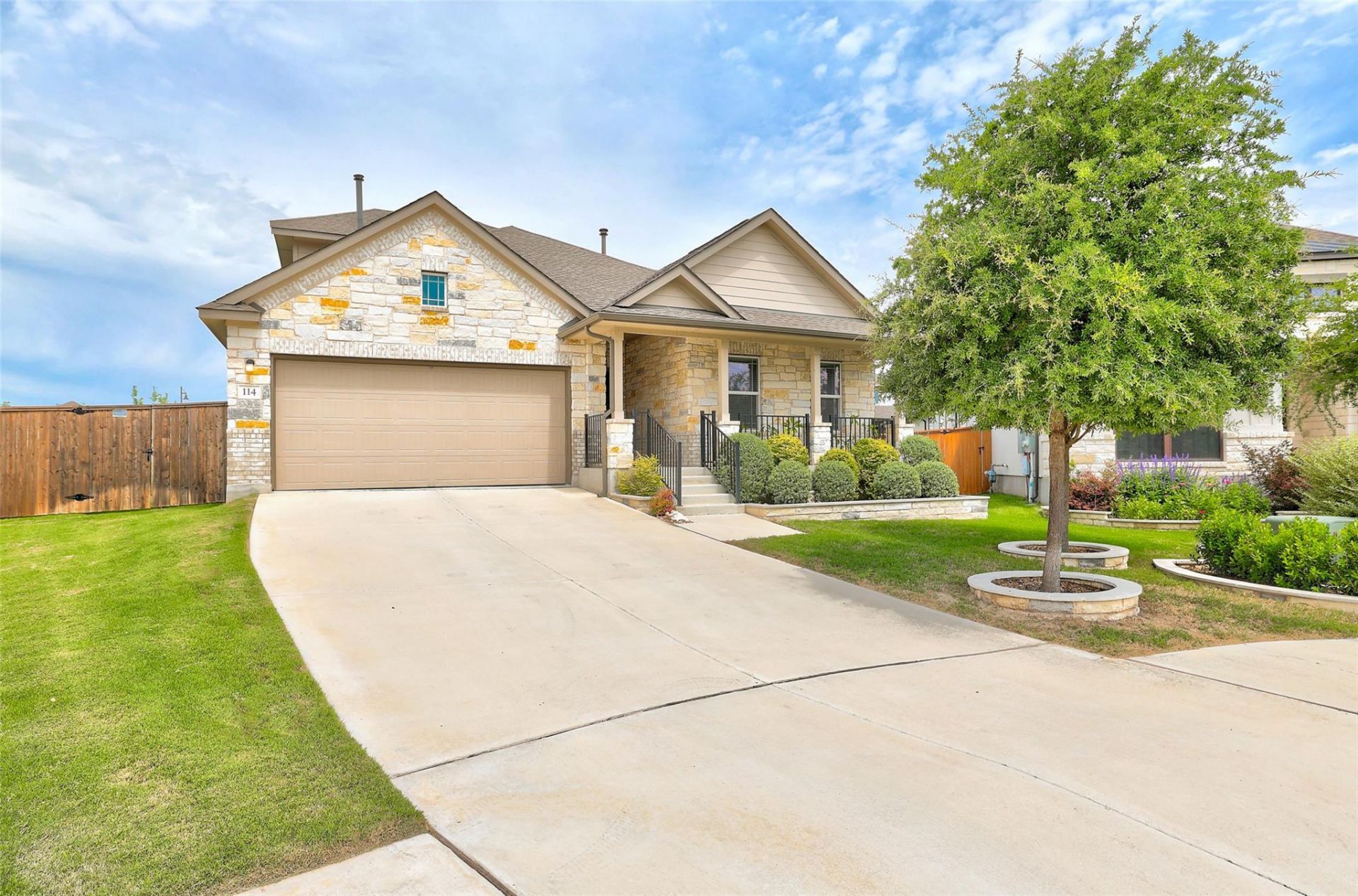 114 Fortuna Ct, Liberty Hill, TX 78642 Main Photo