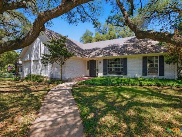 2804 E Loma Vista Avenue , Victoria, TX 77901