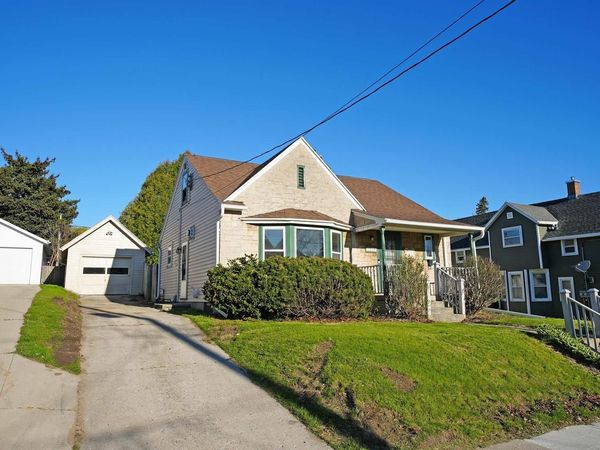 1214 18TH STREET, Manitowoc, WI 54220