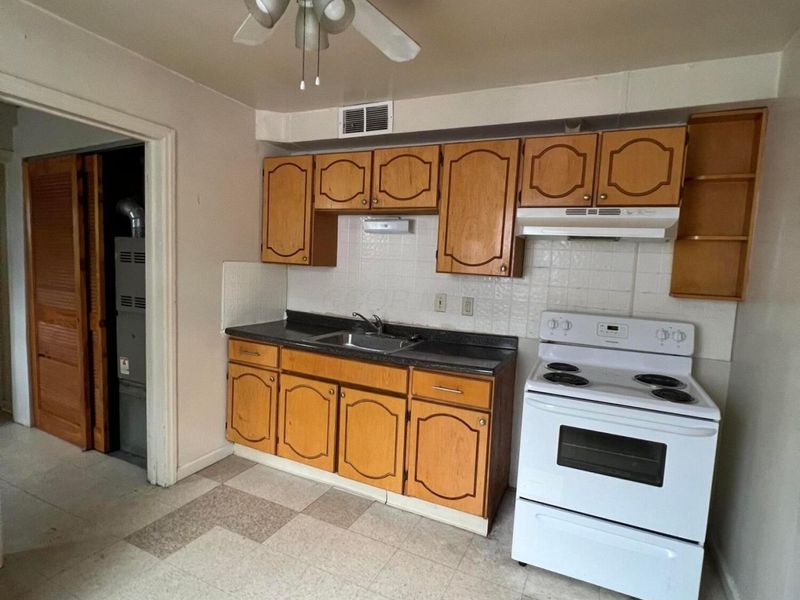 1045 Loretta Avenue, Columbus, OH 43211 Photo 6