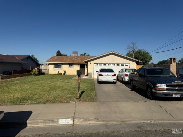 912 Crane Street, Bakersfield, CA 93306