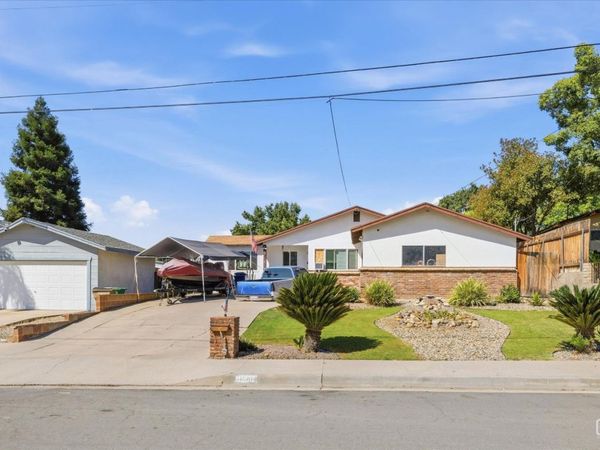 4861 Putter Lane, Bakersfield, CA 93308