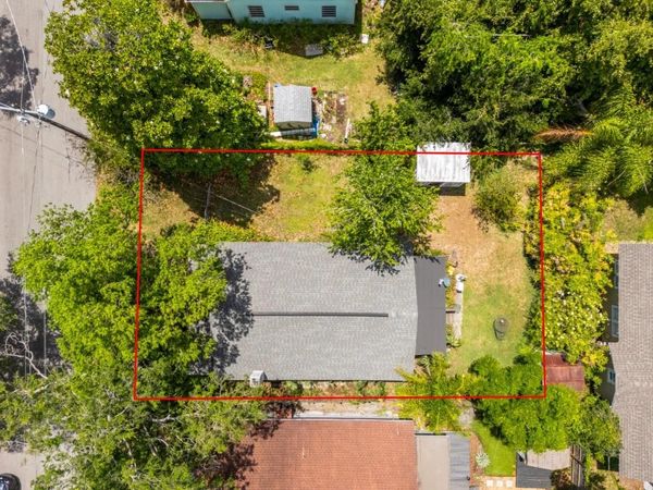 303 W IDLEWILD AVENUE , TAMPA, FL 33604