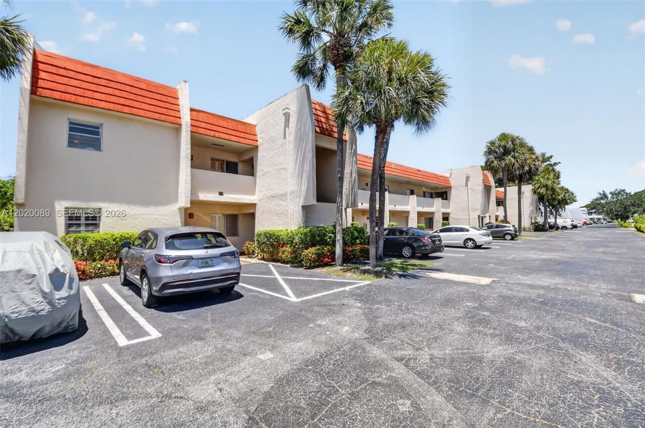 2901 Fiore Way , Unit 2020, Delray Beach, FL 33445 Photo