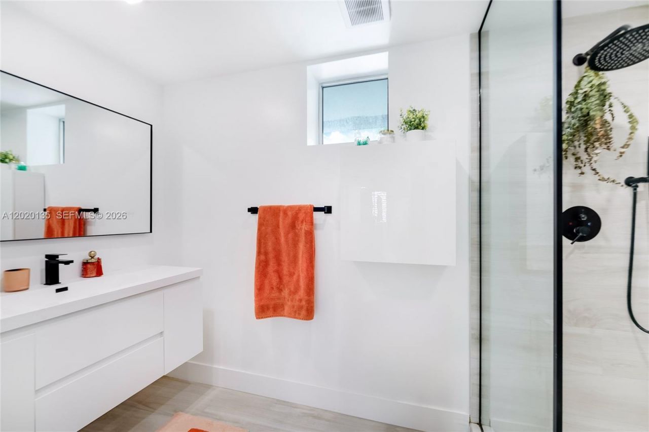 3339 Virginia St, Unit 329, Miami, FL 33133 Photo