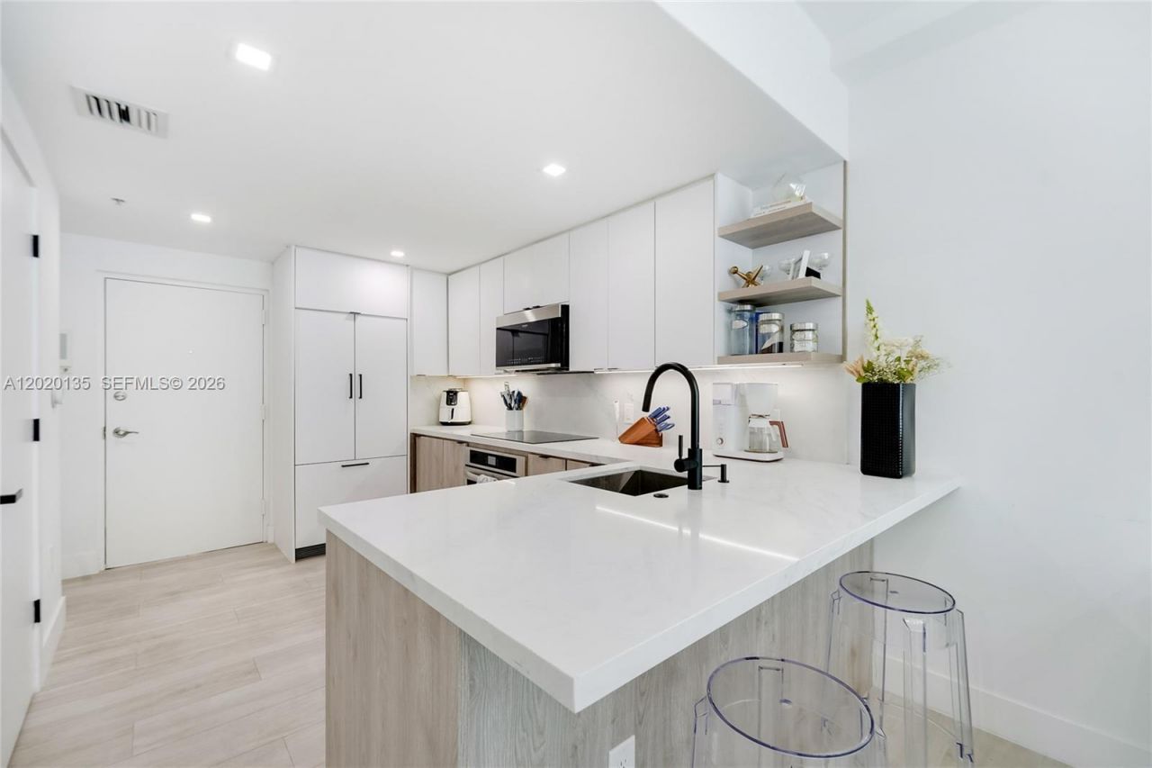 3339 Virginia St, Unit 329, Miami, FL 33133 Photo