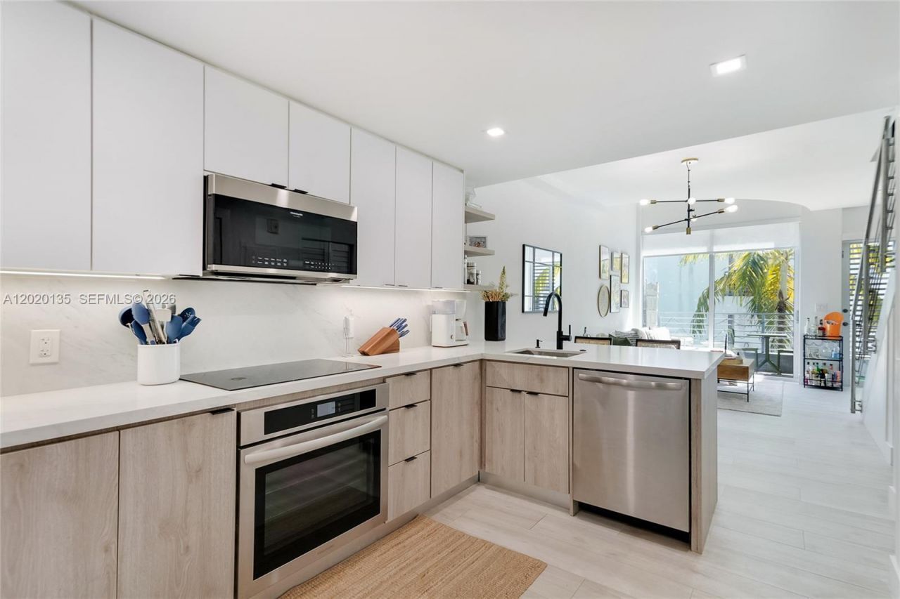 3339 Virginia St, Unit 329, Miami, FL 33133 Photo