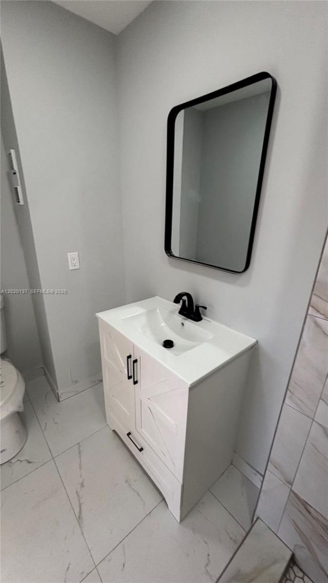 20825 NE 8th Ct, Unit 204-19, Miami, FL 33179 Photo