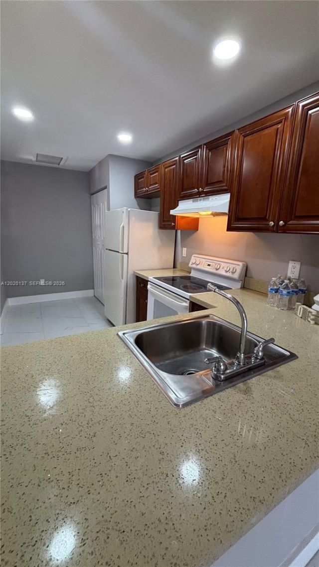 20825 NE 8th Ct, Unit 204-19, Miami, FL 33179 Photo