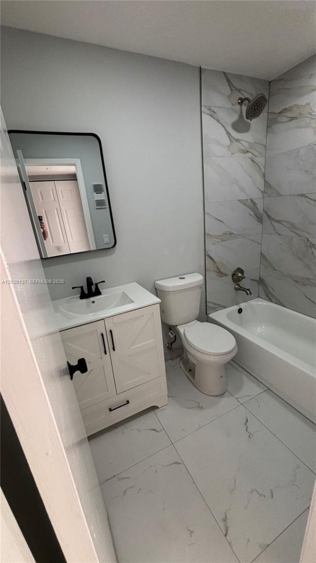 20825 NE 8th Ct, Unit 204-19, Miami, FL 33179 Photo