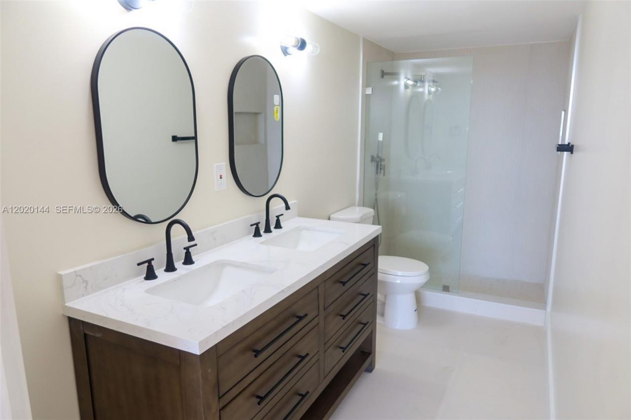 2500 Parkview Dr , Unit 1816, Hallandale Beach, FL 33009 Photo