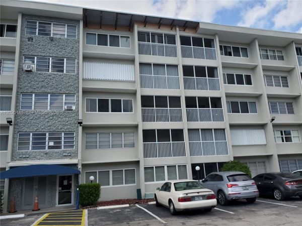 330 SE 2nd St , Unit 203H, Hallandale Beach, FL 33009