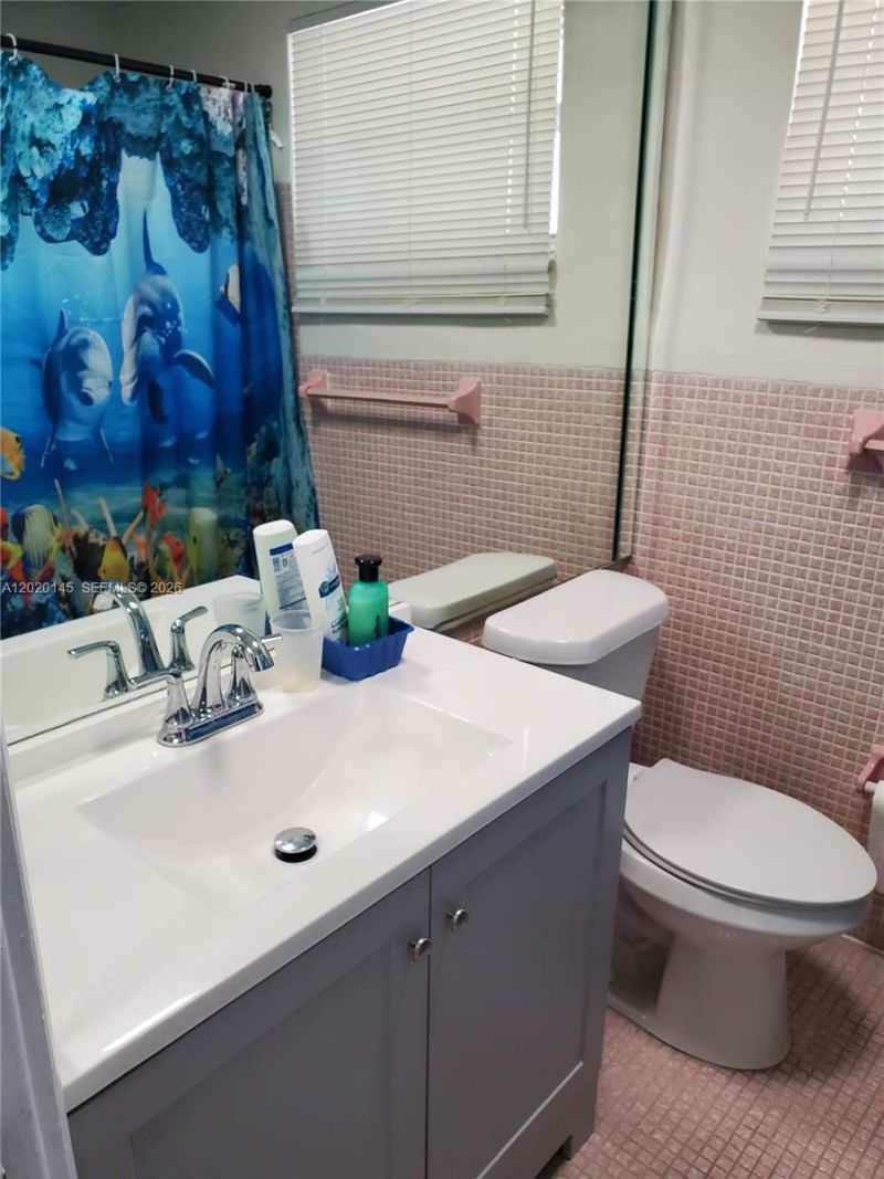 330 SE 2nd St, Unit 203H, Hallandale Beach, FL 33009 Photo