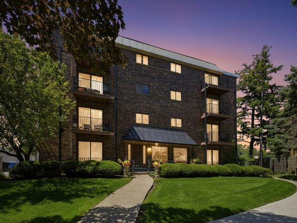 2218 N Newland Avenue , Unit 401, Chicago, IL 60707