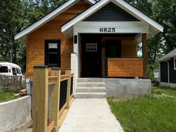 6825 S Benton Avenue, Kansas City, MO 64132