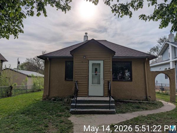 613 N Edmunds St, Mitchell, SD 57301