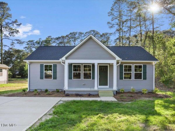 305 N West Street, Roseboro, NC 28382