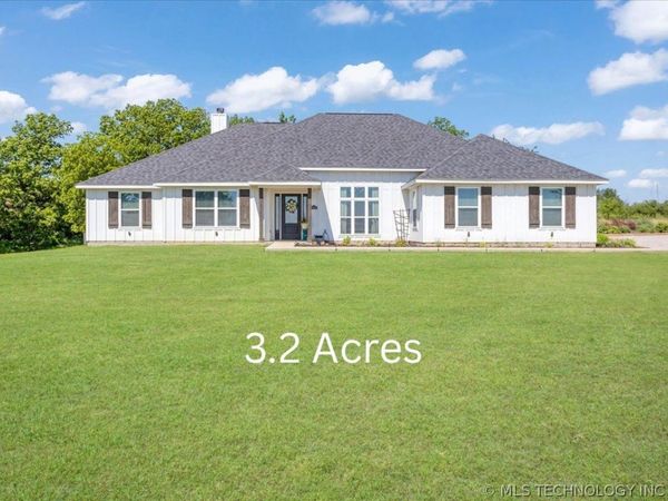 17957 Bridgeview Road , Madill, OK 73446