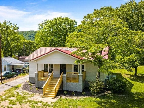 922 W Central Ave, LaFollette, TN 37766