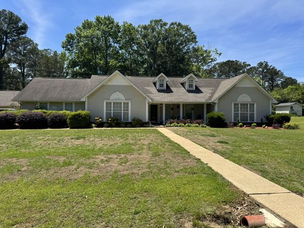 217 Winfield Dr., Tupelo, MS 38801